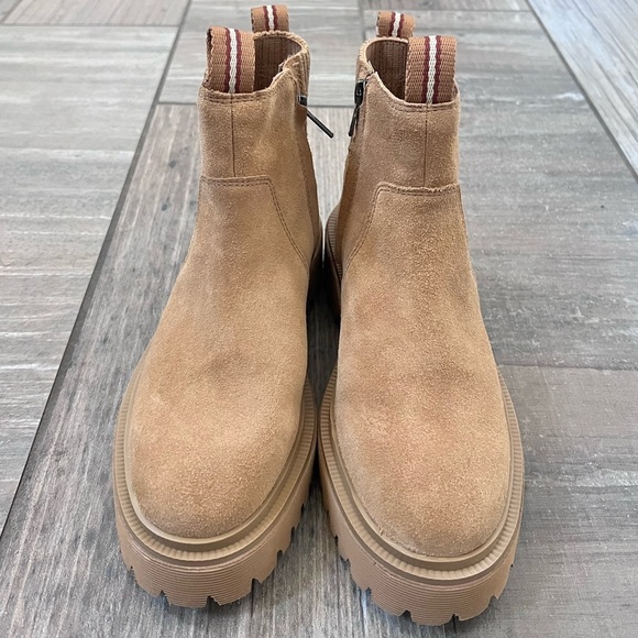 Madewell The Henry Lugsole Boot in Suede size 7 - Picture 3 of 10